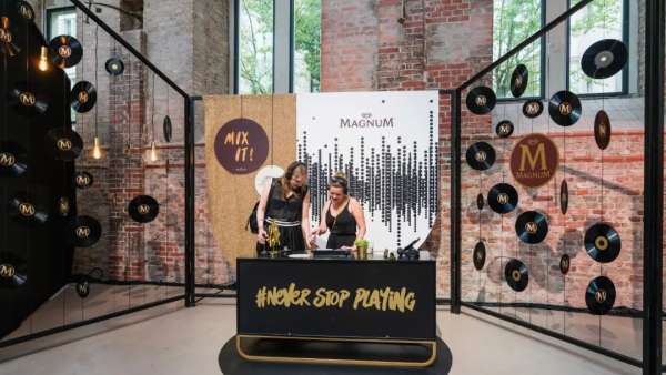 夢龍30周年活動策劃以互動體驗(yàn)帶出參觀者內(nèi)心的童真