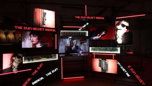 YSL美妝無界空間展覽活動策劃無縫銜接先鋒美學(xué)，用色彩打破束縛