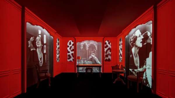 “尋蹤豹影”的卡地亞獵豹快閃活動策劃滿是獵豹奔跑時的動感姿態(tài)