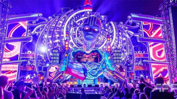 “阿爾法未來人”電子音樂節(jié)活動(dòng)策劃創(chuàng)下了超過 50000人聚集的紀(jì)錄