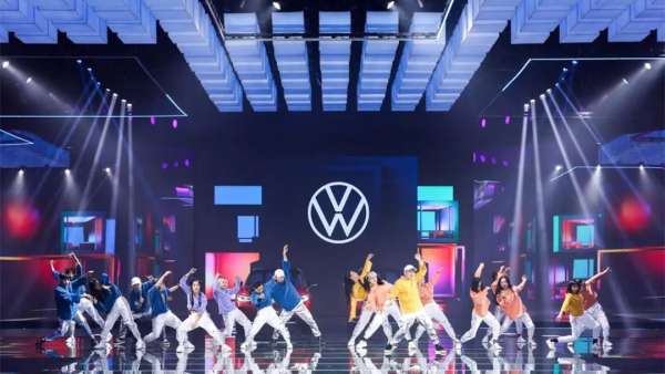 “自我而始”大眾ID.4中國發(fā)布會活動策劃了一場2000無人機(jī)的特技表演