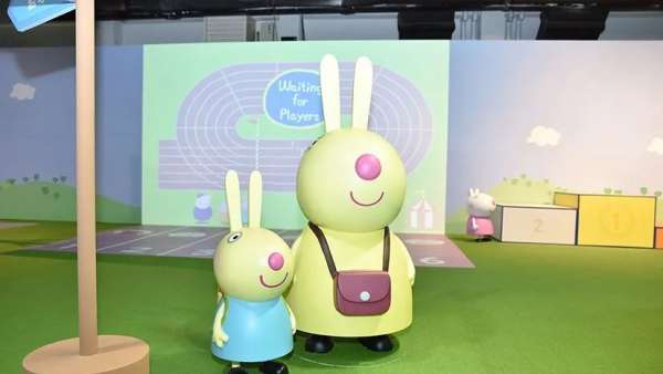 超人氣角色Peppa Pig主題IP形象展覽活動策劃互動游樂性超強(qiáng)