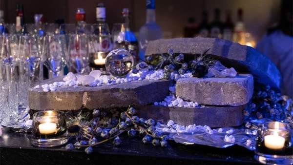 「去月球度假」的公司派對活動策劃現(xiàn)場別有一番月球的風(fēng)味