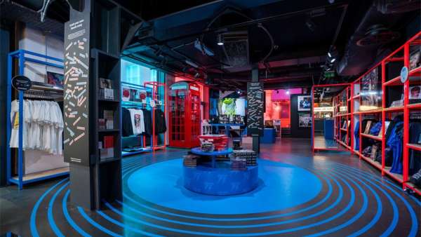 搖滾音樂家大衛(wèi)·鮑伊誕辰75周年快閃活動策劃互動體驗(yàn)感超贊