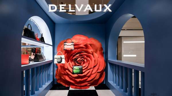Delvaux致敬瑪格利特125周年《以愛(ài)之名》展覽活動(dòng)策劃超越時(shí)空跨界