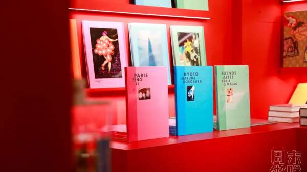 LV“紅黃綠”書(shū)報(bào)亭快閃活動(dòng)策劃用不同顏色賦予了每座城市各色魅力